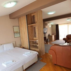 Premier Hotel